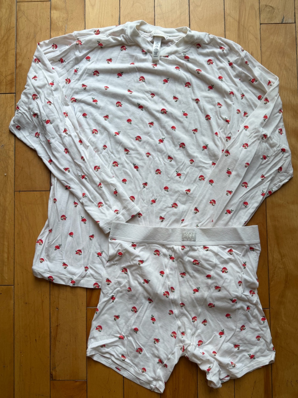 SKIMS BOYFRIEND LONG SLEEVE T-SHIRT AND BOXER SET | MARBLE MUSHROOM PRINT